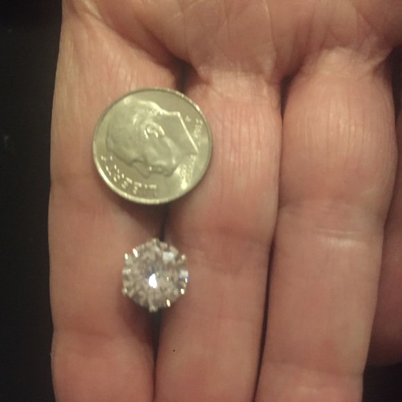 B3G1 NWOT Crystal Stud Earrings - Picture 3 of 4